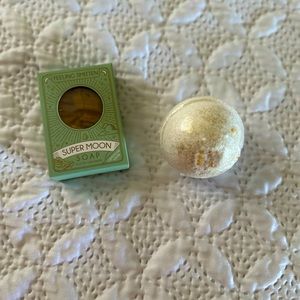 Feeling smitten soap with gemstone